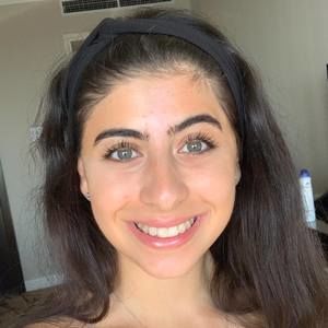 Meet your Posher, Joelle